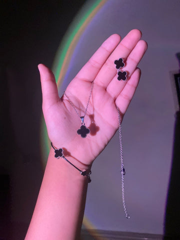 Clove Design Jewelry Set – Necklace, Tops & Bracelet